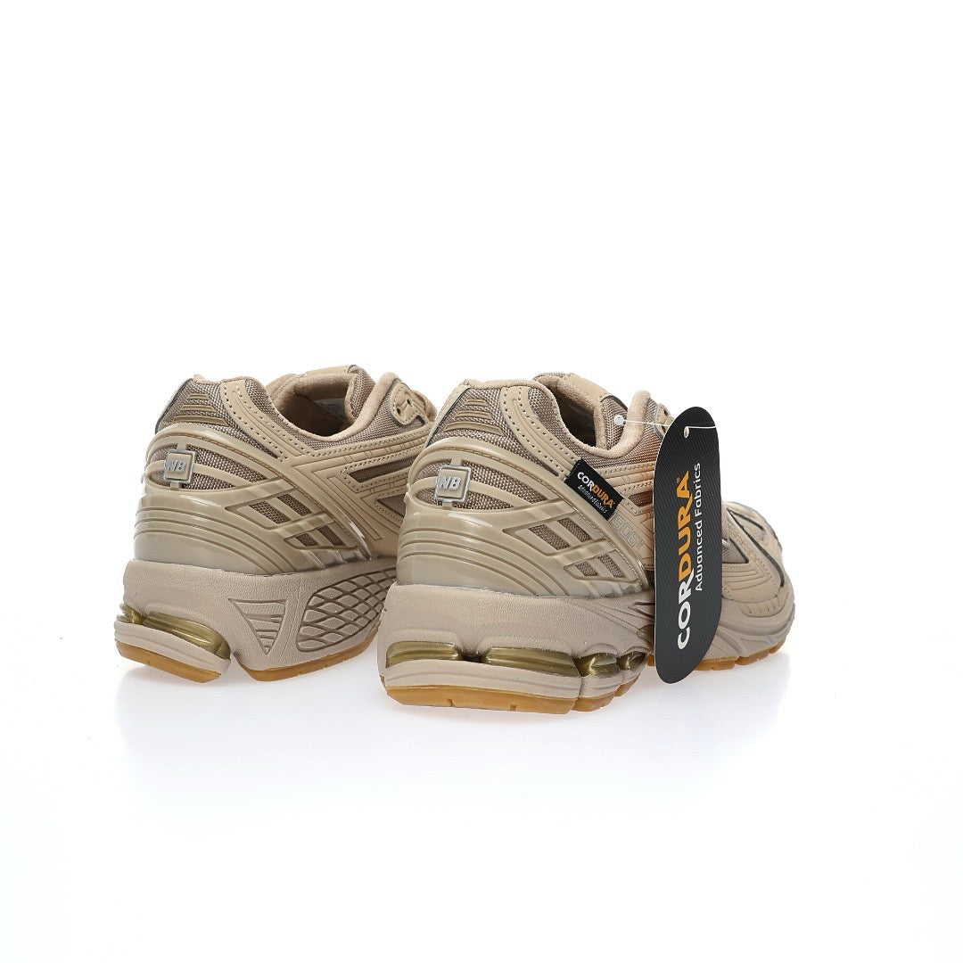 New Balance M1906R