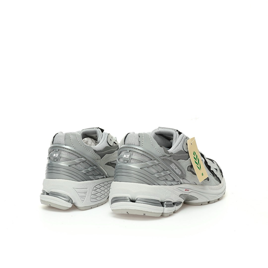 New Balance M1906